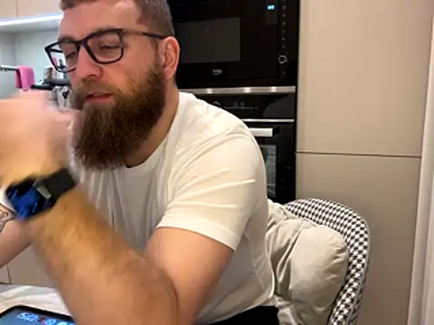 Bear bear  online show from December 2025 12:56:01 PM