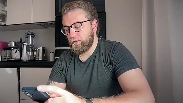 Bear bear  online show from April 2026 07:55:03 AM