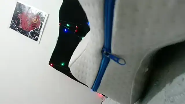 Snapshot of Emmily_Fox chatting on February 2025 11:04:02 PM Emmily Fox online show from February 2025 11:04:02 PM