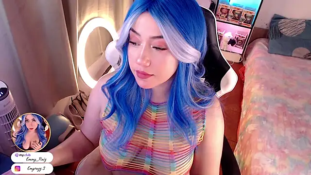 Emmy Ruiz online show from October 2025 09:45:02 PM