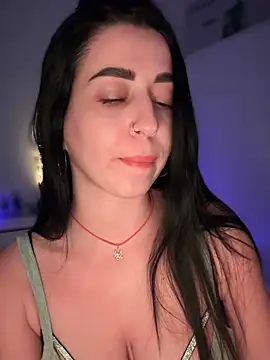 Snapshot of Emylia chatting on December 2024 10:52:01 PM Emylia online show from December 2024 10:52:01 PM