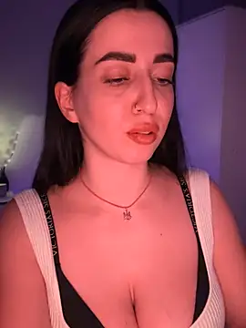 Snapshot of Emylia chatting on January 2025 12:04:01 AM Emylia online show from January 2025 12:04:01 AM