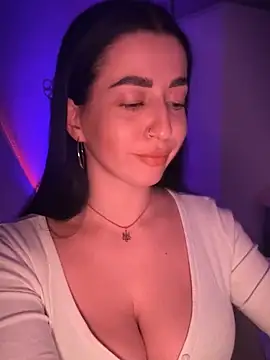 Snapshot of Emylia chatting on January 2025 09:08:02 PM Emylia online show from January 2025 09:08:02 PM