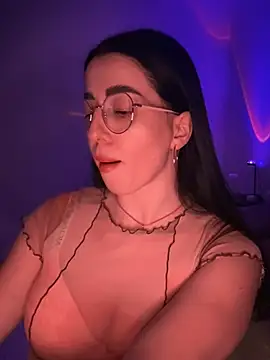 Snapshot of Emylia chatting on February 2025 07:49:01 PM Emylia online show from February 2025 07:49:01 PM