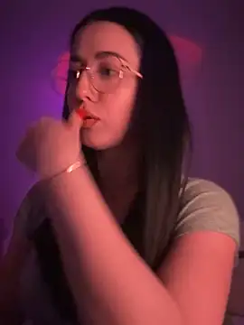 Snapshot of Emylia chatting on February 2025 10:47:02 PM Emylia online show from February 2025 10:47:02 PM