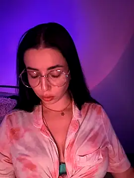 Snapshot of Emylia chatting on October 2025 07:22:02 PM Emylia online show from October 2025 07:22:02 PM