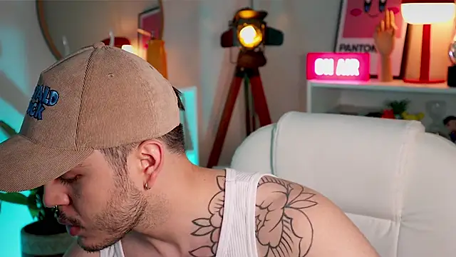 Arkaikomz online show from October 2025 11:49:02 PM