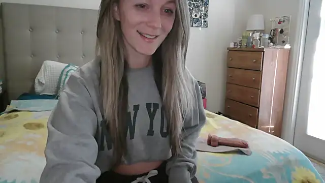 Heyitsmee33 online show from February 2026 12:31:01 PM