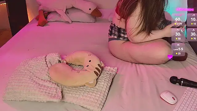 cutenessa online show from February 2025 12:14:02 PM