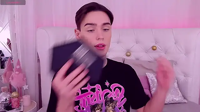 Snapshot of RobbyCharming chatting on December 2024 06:37:02 PM RobbyCharming online show from December 2024 06:37:02 PM