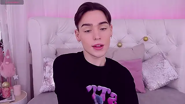 Snapshot of RobbyCharming chatting on December 2024 06:58:02 PM RobbyCharming online show from December 2024 06:58:02 PM