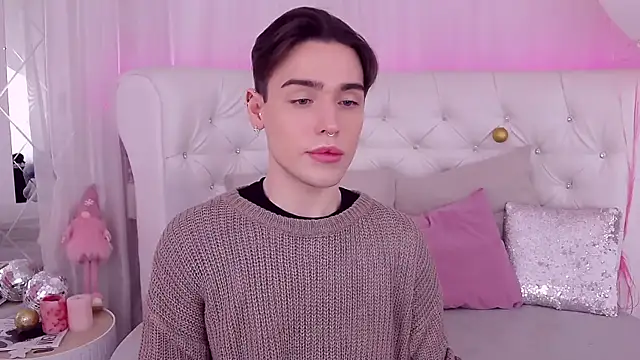 Snapshot of RobbyCharming chatting on December 2024 07:54:01 PM RobbyCharming online show from December 2024 07:54:01 PM