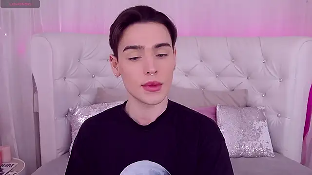 Snapshot of RobbyCharming chatting on January 2025 07:50:02 PM RobbyCharming online show from January 2025 07:50:02 PM