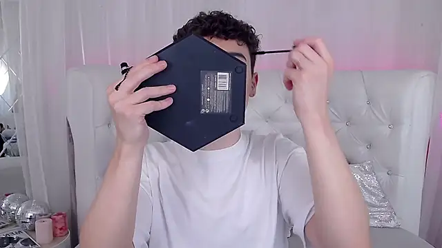 RobbyCharming online show from September 2025 03:45:02 AM