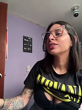 Snapshot of charlotte_stevenss_ chatting on January 2025 02:41:01 PM charlotte stevenss online show from January 2025 02:41:01 PM