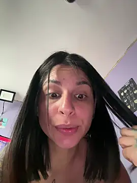 Snapshot of charlotte_stevenss_ chatting on January 2025 08:14:02 PM charlotte stevenss online show from January 2025 08:14:02 PM