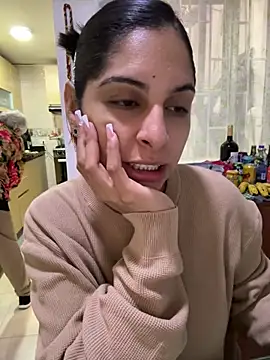 Snapshot of charlotte_stevenss_ chatting on January 2025 03:22:01 PM charlotte stevenss online show from January 2025 03:22:01 PM