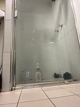 OSIRlS online show from October 2025 01:19:01 PM