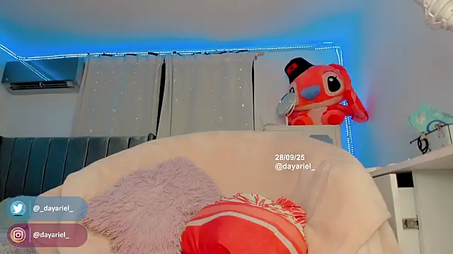 Yellowranger1 online show from September 2025 01:44:01 AM