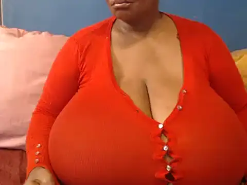 Snapshot of CUTEFIRMMELONSS chatting on January 2025 05:10:01 AM CUTEFIRMMELONSS online show from January 2025 05:10:01 AM