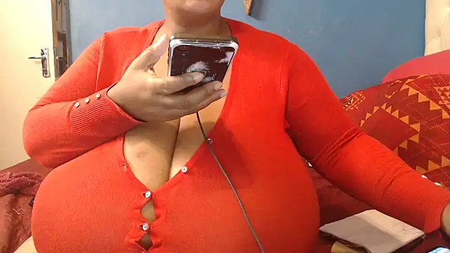 Snapshot of CUTEFIRMMELONSS chatting on February 2025 05:44:02 AM CUTEFIRMMELONSS online show from February 2025 05:44:02 AM