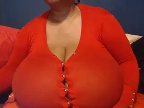 Snapshot of CUTEFIRMMELONSS chatting on March 2025 03:32:01 AM CUTEFIRMMELONSS online show from March 2025 03:32:01 AM