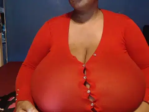 Snapshot of CUTEFIRMMELONSS chatting on March 2025 03:41:02 AM CUTEFIRMMELONSS online show from March 2025 03:41:02 AM