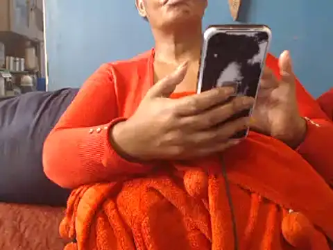 Snapshot of CUTEFIRMMELONSS chatting on March 2025 06:43:02 AM CUTEFIRMMELONSS online show from March 2025 06:43:02 AM