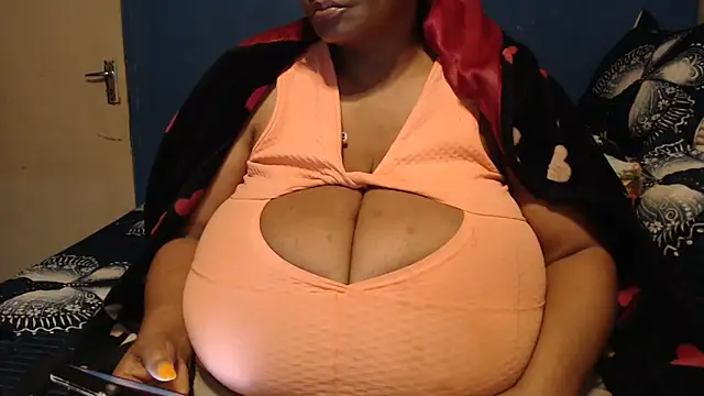 Snapshot of CUTEFIRMMELONSS chatting on September 2025 08:32:02 PM CUTEFIRMMELONSS online show from September 2025 08:32:02 PM