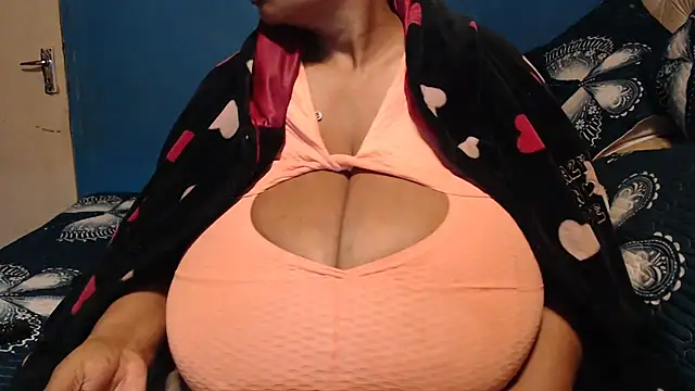 Snapshot of CUTEFIRMMELONSS chatting on September 2025 09:17:02 PM CUTEFIRMMELONSS online show from September 2025 09:17:02 PM