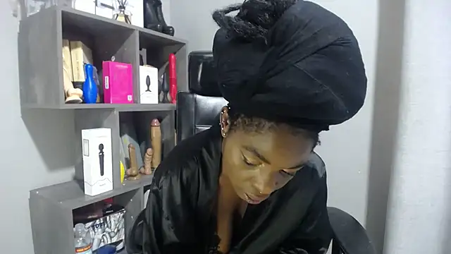 Shaniko89 online show from December 2025 05:39:02 AM