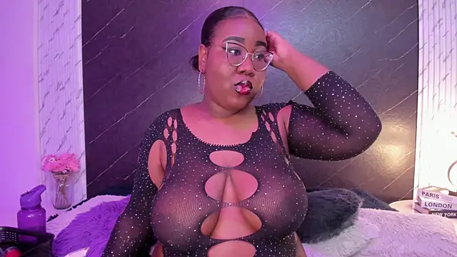 Darnellqueen online show from September 2025 01:17:01 AM