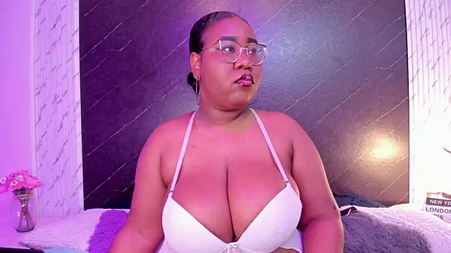 Darnellqueen online show from October 2025 03:23:02 AM