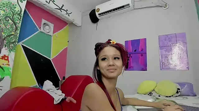 Snapshot of MarianaManzur chatting on January 2025 01:45:02 PM MarianaManzur online show from January 2025 01:45:02 PM