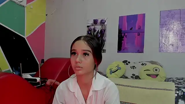 Snapshot of MarianaManzur chatting on January 2025 01:47:01 PM MarianaManzur online show from January 2025 01:47:01 PM