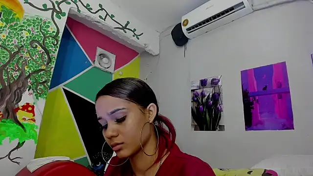 Snapshot of MarianaManzur chatting on February 2025 02:37:01 PM MarianaManzur online show from February 2025 02:37:01 PM