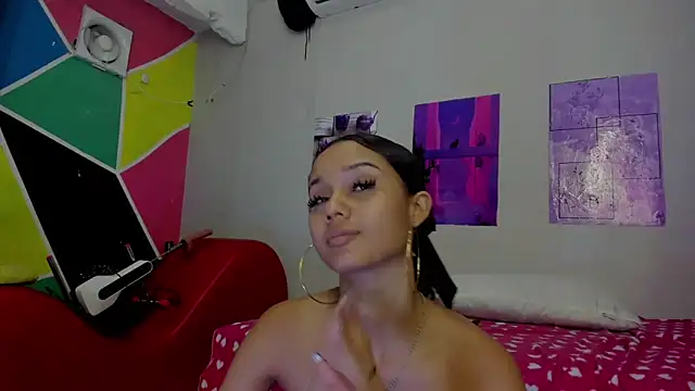 Snapshot of MarianaManzur chatting on February 2025 01:46:02 PM MarianaManzur online show from February 2025 01:46:02 PM