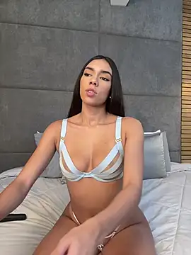 EllaSanz  online show from June 2026 09:09:01 PM
