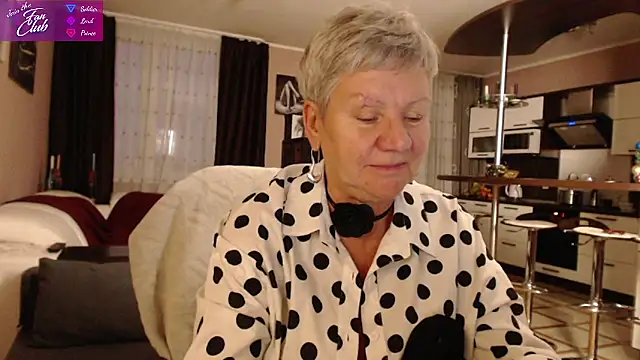 roxana brooks online show from December 2024 01:38:02 PM