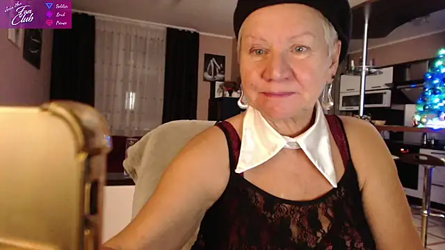 roxana brooks online show from December 2024 05:02:01 PM