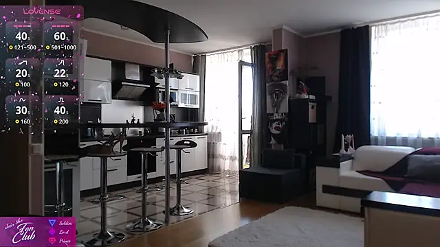 roxana brooks online show from April 2026 01:05:02 PM