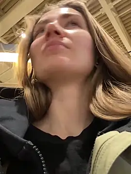 Snapshot of ValenciaShock chatting on December 2024 08:30:02 AM ValenciaShock online show from December 2024 08:30:02 AM