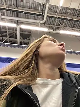 Snapshot of ValenciaShock chatting on December 2024 08:23:02 AM ValenciaShock online show from December 2024 08:23:02 AM