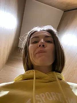 Snapshot of ValenciaShock chatting on January 2025 08:07:02 AM ValenciaShock online show from January 2025 08:07:02 AM