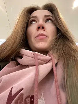 Snapshot of ValenciaShock chatting on February 2025 08:13:02 AM ValenciaShock online show from February 2025 08:13:02 AM