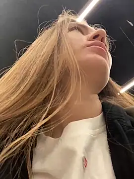 Snapshot of ValenciaShock chatting on February 2025 08:31:02 AM ValenciaShock online show from February 2025 08:31:02 AM