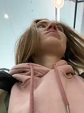 Snapshot of ValenciaShock chatting on February 2025 08:22:02 AM ValenciaShock online show from February 2025 08:22:02 AM