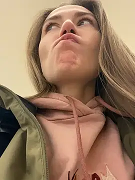 Snapshot of ValenciaShock chatting on February 2025 05:12:01 AM ValenciaShock online show from February 2025 05:12:01 AM