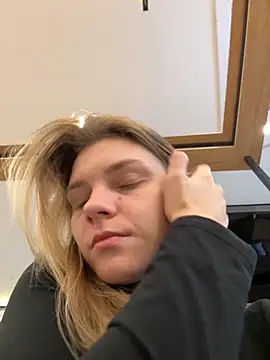 Snapshot of ValenciaShock chatting on September 2025 06:35:02 AM ValenciaShock online show from September 2025 06:35:02 AM