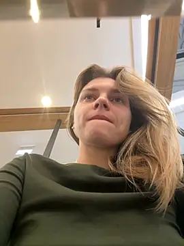 Snapshot of ValenciaShock chatting on September 2025 06:35:02 AM ValenciaShock online show from September 2025 06:35:02 AM